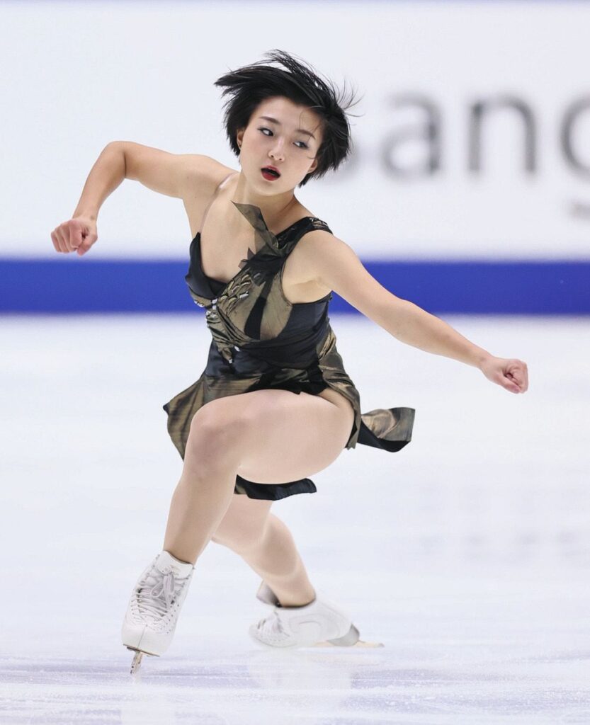 坂本花織が2連覇へ今季世界最高でSP首位！ファイナル女王の三原舞依が2位【全日本フィギュア】