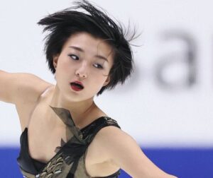 坂本花織が2連覇へ今季世界最高でSP首位！ファイナル女王の三原舞依が2位【全日本フィギュア】