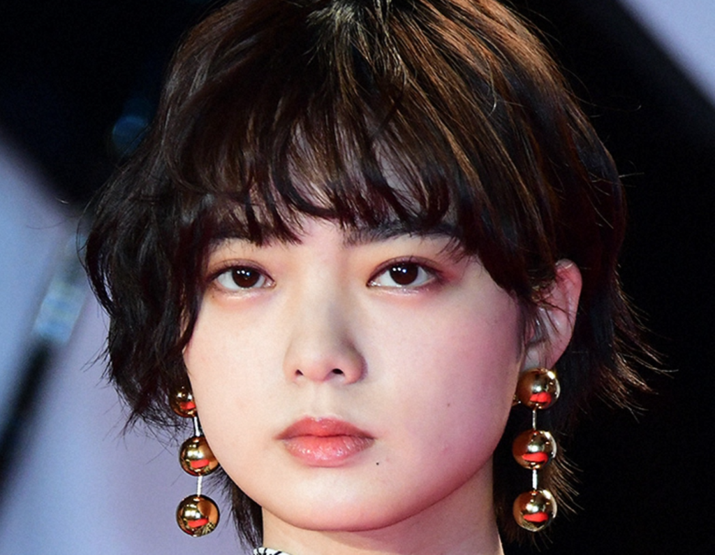 「スタッフから怒りの声」平手友梨奈が佐藤健とのW主演映画を“ドタキャン”で製作中断