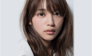 紬と想に再会? ドラマ「silent」ロケの駅人気 劇中音楽も流れ