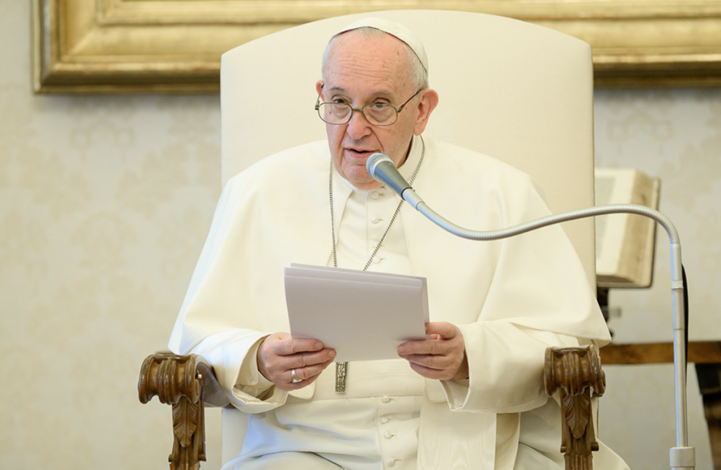 前教皇の健康状態「非常に悪い」95歳、13年に退位