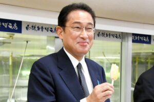 岸田首相「日銀の “利上げ” 聞いてないよ～」報道に冷ややかな声…日銀も政府もよってたかって国民を貧乏に