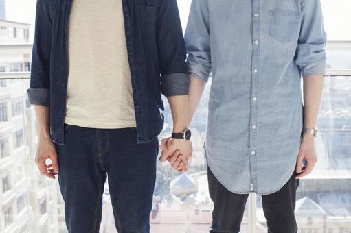 同性カップルの公的認定制度、市の開始から１年間で申請はゼロ…高校生が要望書提出で導入進む