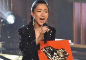 【レコ大】現役大学生の田中あいみ、涙の最優秀新人賞「めっちゃ幸せです！」見事に有言実行