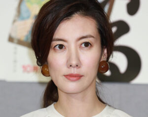 ともさかりえ 3度目の結婚を発表 お相手は編集者「彼に救われ励まされ支えられています」