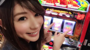 人気女性パチンコライター「私のおっぱい鷲掴み」電車内でまさかのトラブルも謝罪されず“苦言”