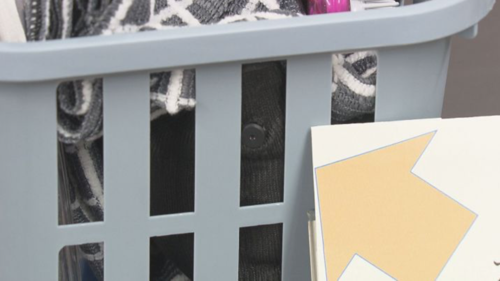 長男の指示で母親が“女湯盗撮”か…入浴セットに仕掛けた小型カメラで裸の女性を盗撮した疑い 親子を逮捕