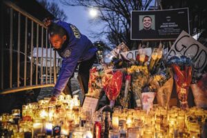 ロサンゼルス郊外で銃乱射、10人死亡 現場近くで春節祝う催し