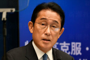 歴史の分岐点「戦後残してきた難題に答え出す」 首相が年頭所感