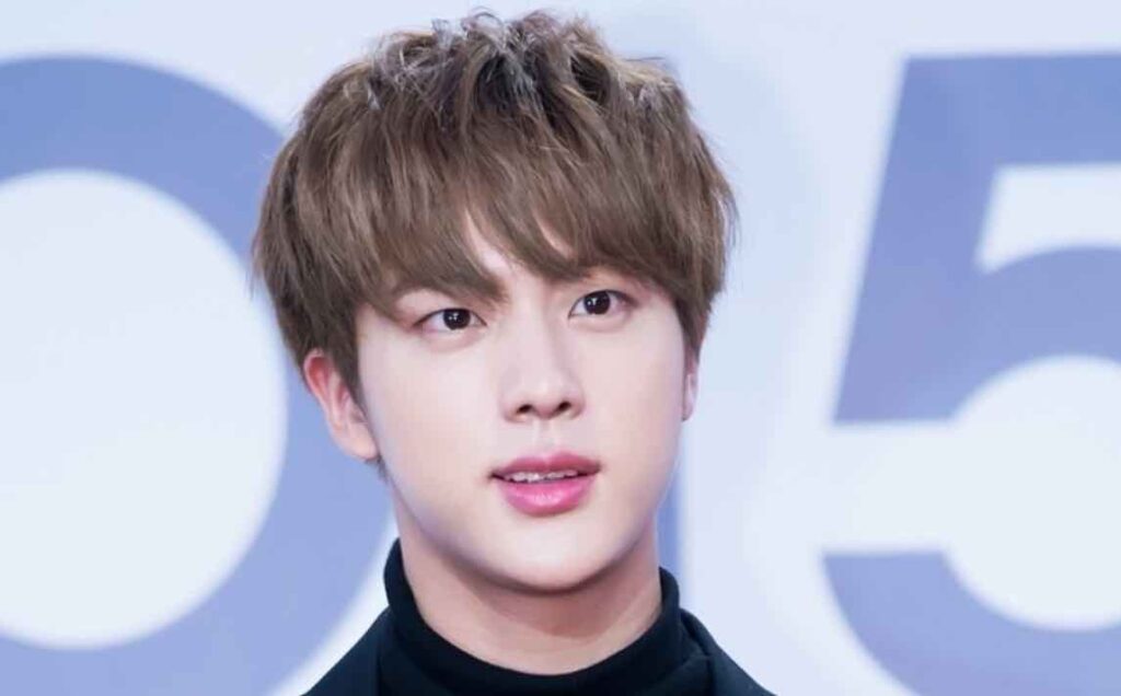 【BTS】BTS・ジン、“助教兵”として再スタート　関係者「成績優秀、教官からの評価も高かった」