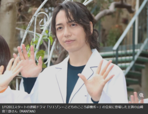 ＜山崎育三郎＞癒やしは生後1カ月の第3子「ずっと口の匂いをかいでいます」