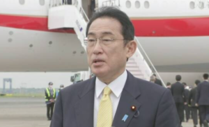 【岸田総理】ストレス？アゴは弛み「髪がどんどん抜けている…」岸田首相の冬休みと近影に絶句…