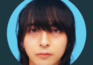 【イケメン】成人式で撮影されたイケメンの写真　3年後の姿に「社会の荒波怖すぎるんやけど」