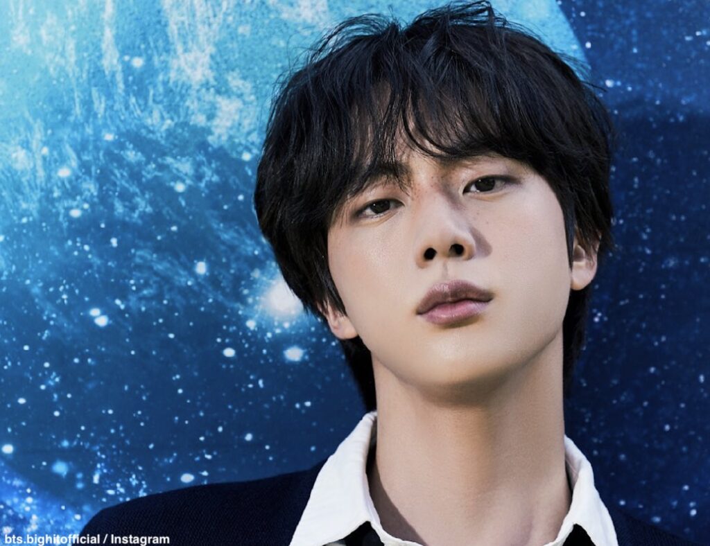 BTSジン、化学・生物・放射能戦の訓練で顔しかめる…近況公開